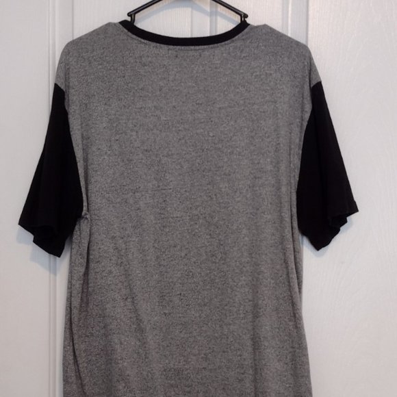 Forever 21 Mens T-shirt - Picture 2 of 6